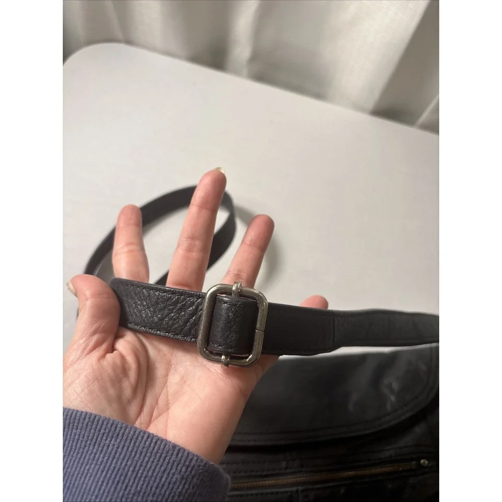 The Sak Black 100% Leather Purse Handbag Bag Magnetic Flap Foldover Soft